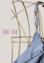 robe-de-cocktail-de-soiree-bleu-satin-bretelles-avec-bijouterie-wedding-friends.fr-pour-demoiselles-dhonneur-de-mariage-bals-et-fetes-de-fin-dannee-Noël-nouvel-an-evenements-soiree-st-valentin 