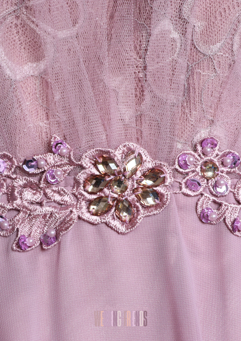 robe-de-cocktail-de-soiree-rose-parme-details-broderie-de-pierres-et-perles-wedding-friends.fr-pour-demoiselles-dhonneur-de-mariage-bals-et-fetes-de-fin-dannee-Noël-nouvel-an-evenements-soiree-st-valentin 